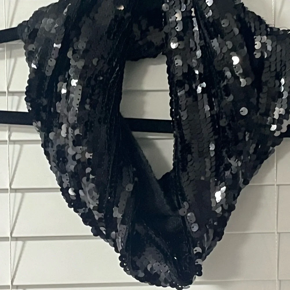 Infinity neck Scarf - Picture 1 of 4
